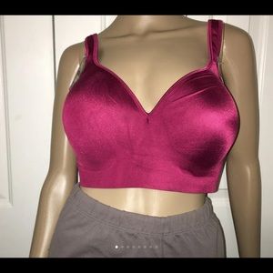Bali bra 42D cherry color NWT